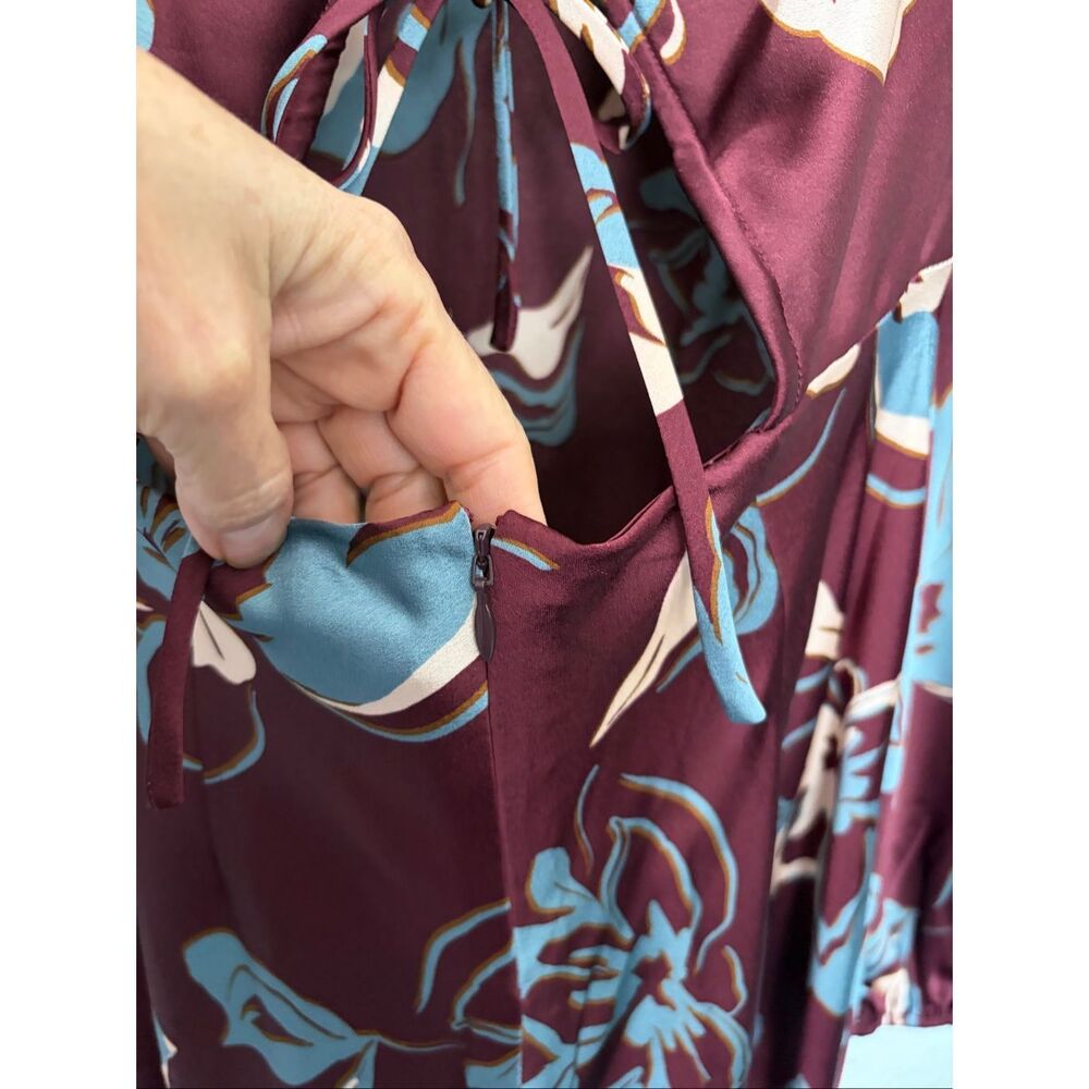 ASTR Elyse Satin Floral Midi Dress in Wine Floral Size M - Picture 8 of 12